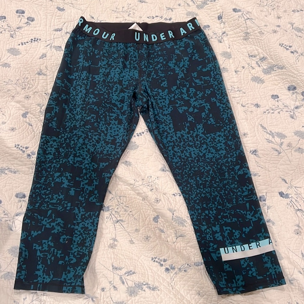 Under armour leggings, green and black, women’s large